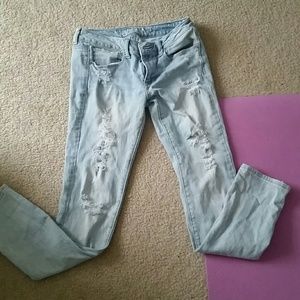 Destroyed skinny jeans