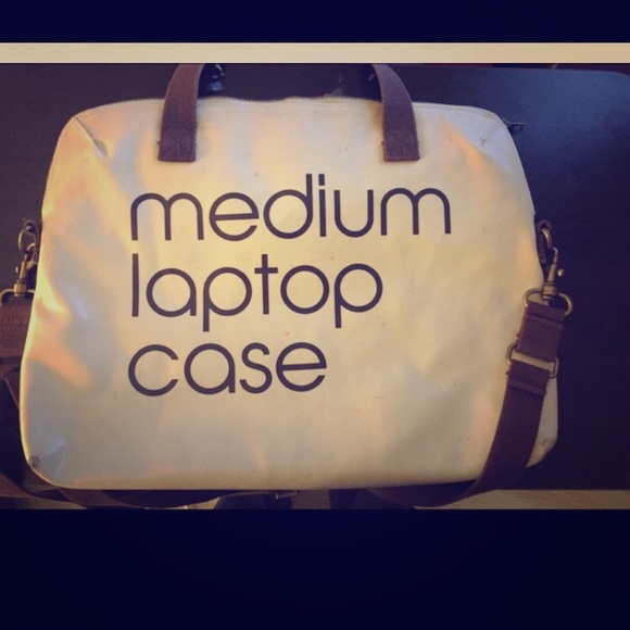Bloomingdales 13" laptop messanger