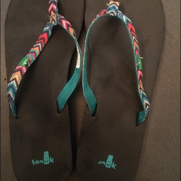 Sanuk flip flops