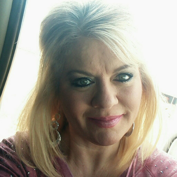 Meet your Posher, Rhonda