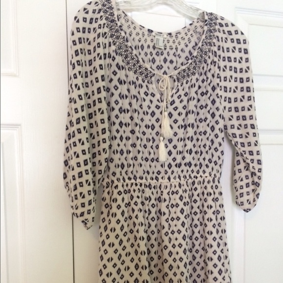 Forever 21 DRESS - Picture 3 of 3