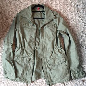Military green light jacket