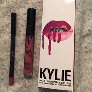 KYLIE JENNER LIP KIT