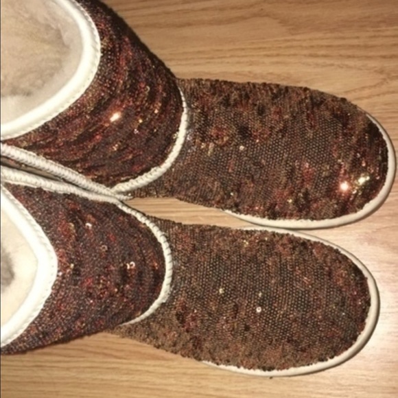 New sequenced uggs - Picture 2 of 3