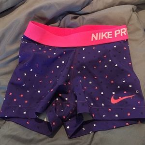 Nike pro size XS
