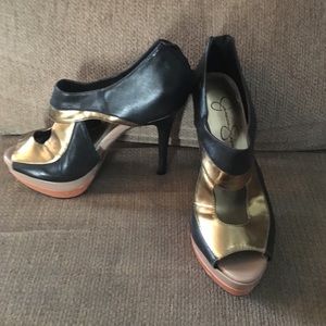 Jessica Simoson heels