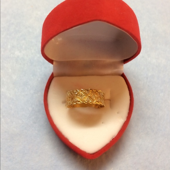 18K Real Oro China Gold w/ diamond K18 stamp.