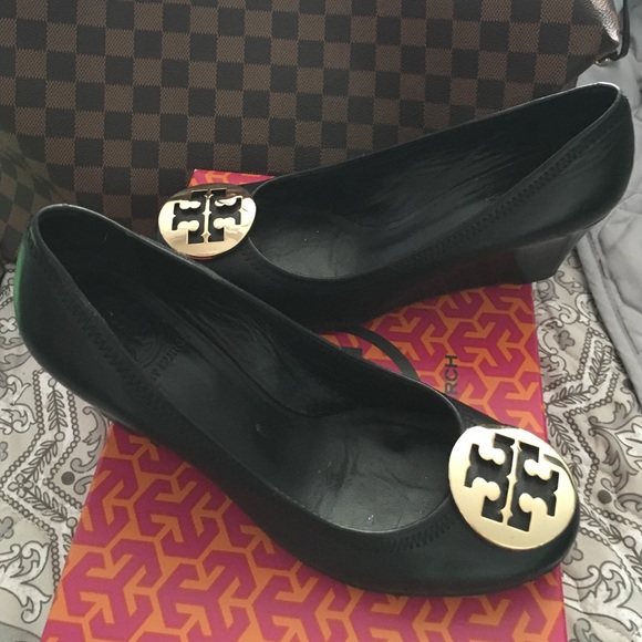 🎉GORGEOUS TORY BURCH SALLY WEDGE!🎀 - Picture 2 of 4