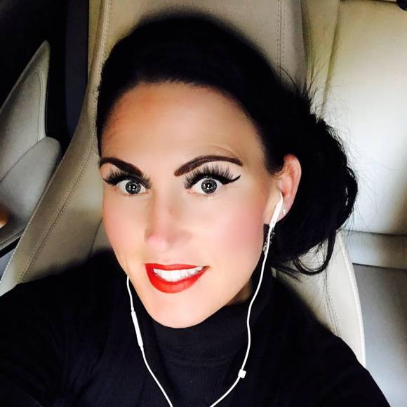 💕 POSH AMBASSADOR CHELSEA 💕 - Picture 5 of 5