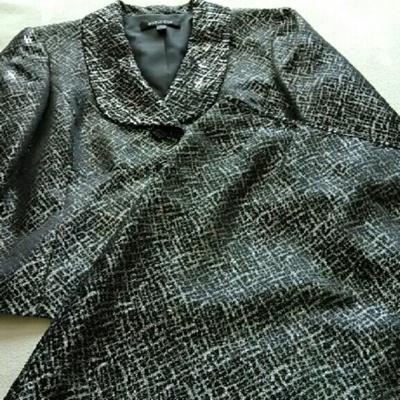 New Kasper lined 2 pieced suit