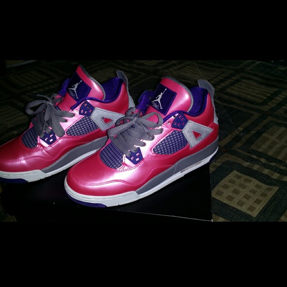 PINK JORDANS RETRO 4S