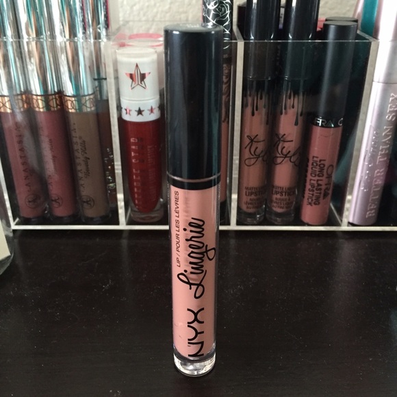 NYX LINGERIE PUSH UP