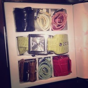 Fashion watch with interchangeable bands