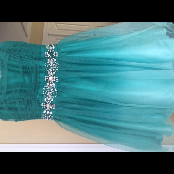 Blue Ombré homecoming dress. - Picture 2 of 4