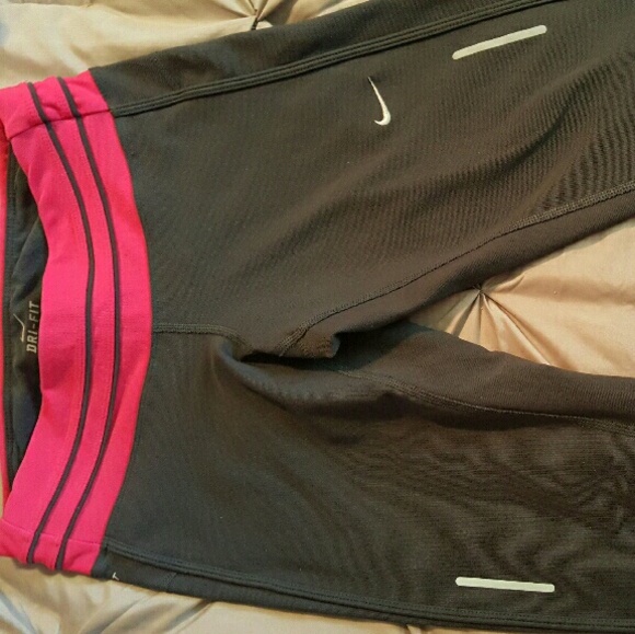 Nike Dri-Fit Capri leggings - Picture 2 of 4