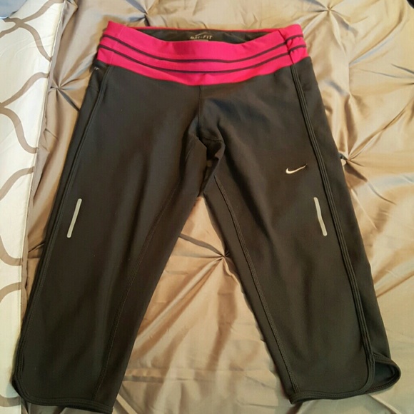 Nike Dri-Fit Capri leggings - Picture 4 of 4