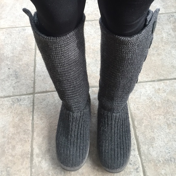 Char Coal gray classic cardigan / knit tall Uggs🎉 - Picture 2 of 4