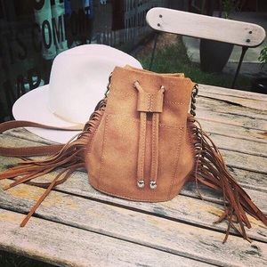 Super cute suede bag with fringe in camel color