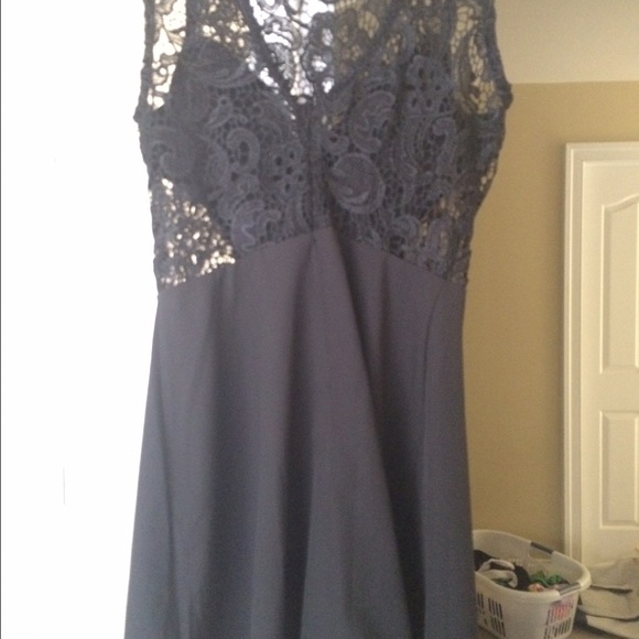 Black lace top dress - Picture 3 of 3