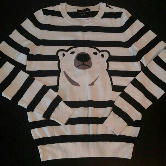 Adorable polar bear sweater