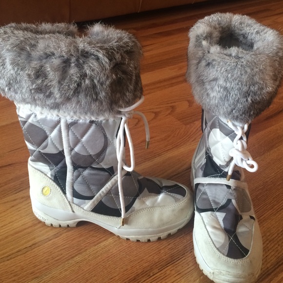 Authentic Coach snow boots with fur top