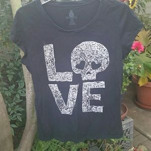 Black love skull tshirt  juniors 2x
