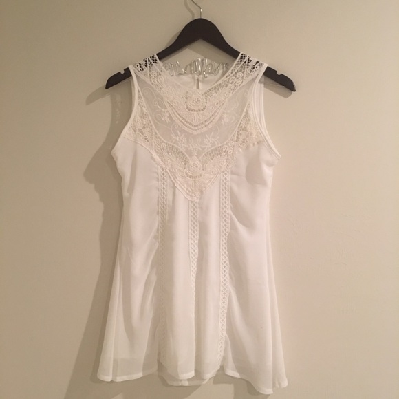 🆑 White lace Boho Mini Dress Crochet Neckline - Picture 3 of 4