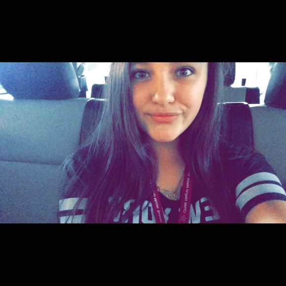 Meet your Posher, Daniela - Picture 1 of 1