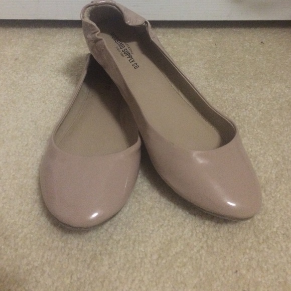 Nude flats
