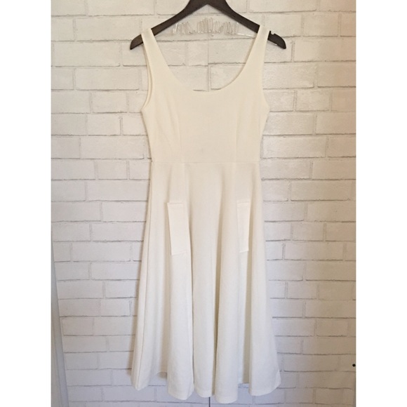 🆑Last One!! White Scoop Neck Fit Flair Midi Dress - Picture 2 of 4