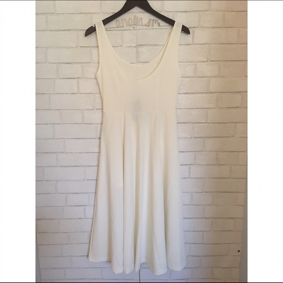 🆑Last One!! White Scoop Neck Fit Flair Midi Dress - Picture 3 of 4