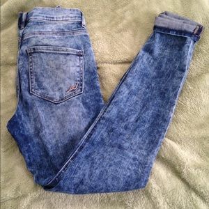 Distressed high waisted skinny jeans