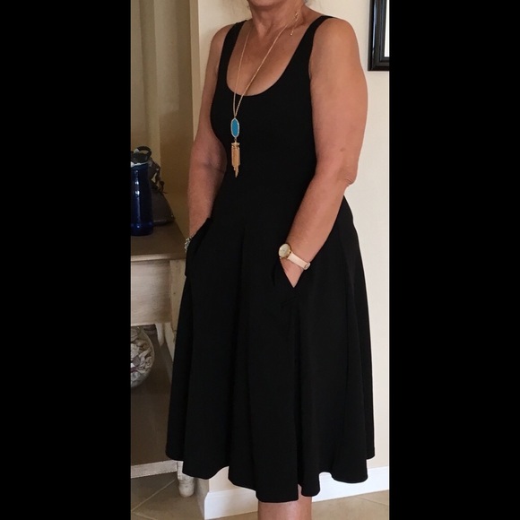 LAST ONE ❣️Black Scoop Neck Fit Flair Midi Dress - Picture 3 of 3