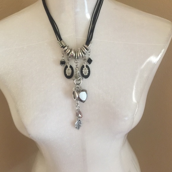 🌑STATEMENT PIECE  NECKLACE 🌘