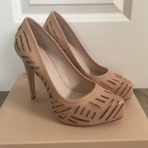BCBG Generation Nude & Gold Pumps size 7.5