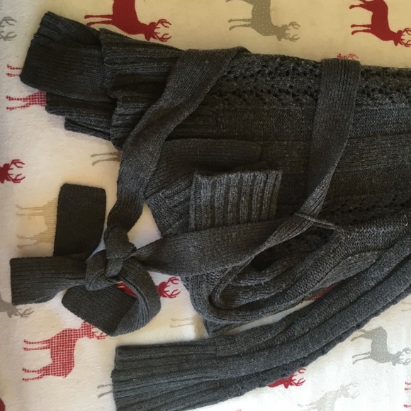 Sweater - Picture 2 of 2