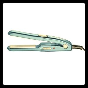 Never been used Nano titanium BaByliss® pro (mini)