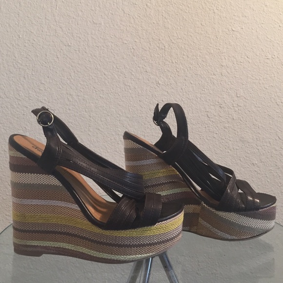 Brown faux-leather wedges w/ multi-color platform - Picture 1 of 4