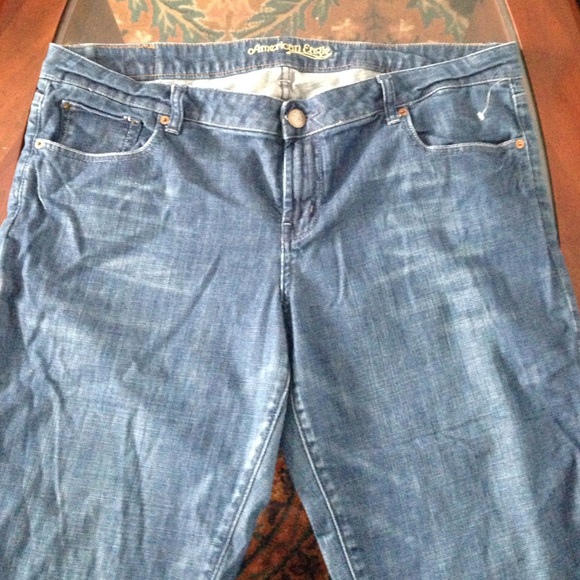 American Eagle Capri Jeans