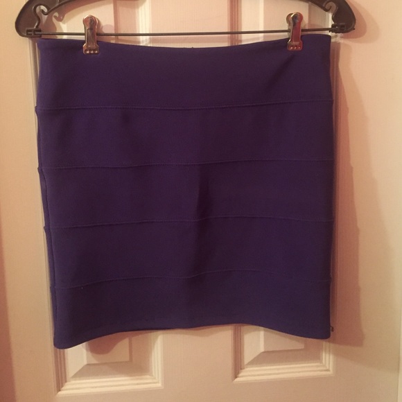 Millau purple banded mini skirt size small