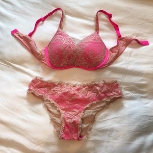Victoria Secret bra and pantie set 34B small