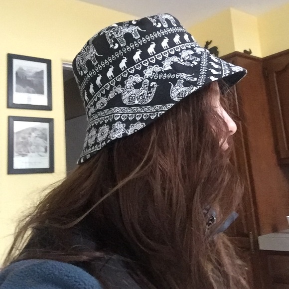 Bucket hat