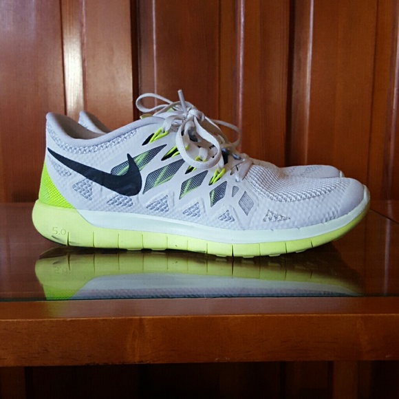 Size 8 Nike frees