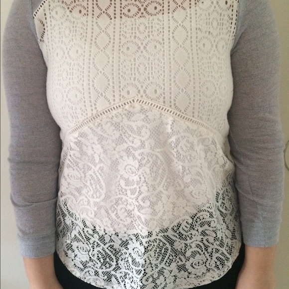 WHITR AND GREY LACE TOP