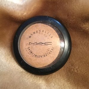 MAC mineral powder