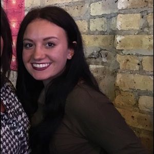 Meet your Posher, Lauren