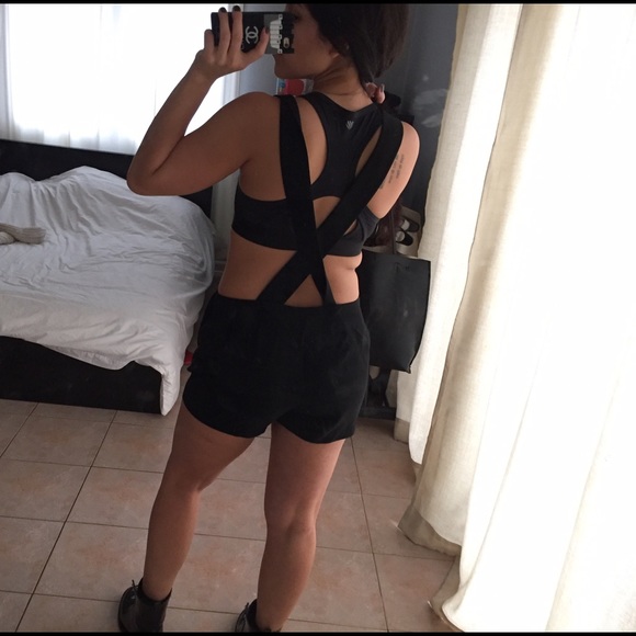 FOREVER 21 Shorts One Piece Overall - Picture 4 of 4