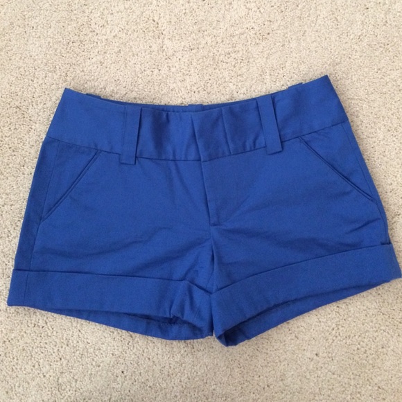 LIKE NEW Alice + Olivia shorts