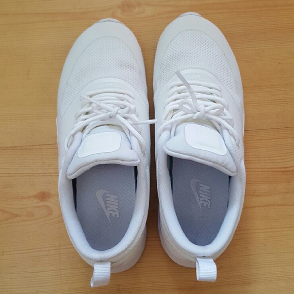 🔴SOLD🔴NIKE AIR MAX THEA - Picture 3 of 4