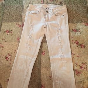 American Eagle white straight jeans. Size 2 R